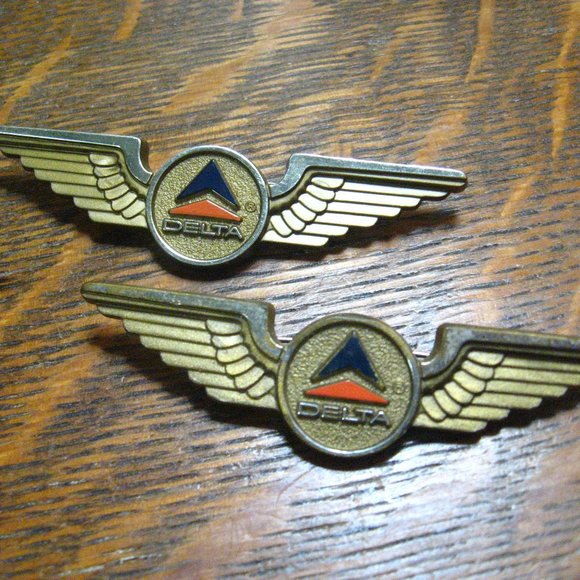 Delta Air Lines Junior Pilot Stewardess Wings (2) - Picture 7 of 7